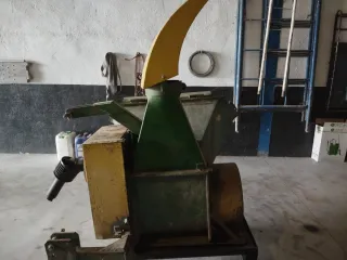 Picadora foretal con cuchilla de repuesto