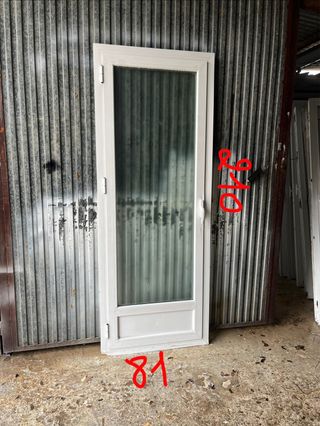 Puerta de aluminio con cristal