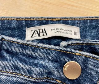 Pantalón vaquero acampanado azul marino