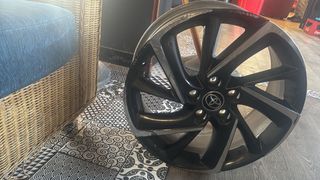 Lote 3 Llantas Toyota OEM 18”