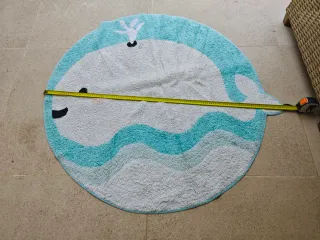 Alfombra infantil ballena azul y blanca