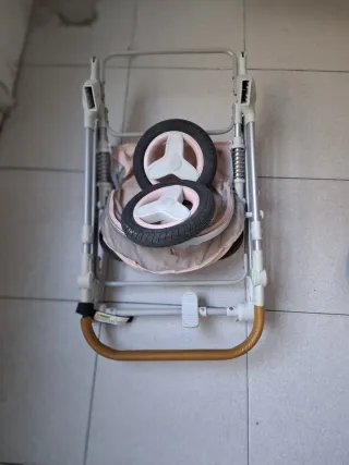 Carrito bebé rosa y blanco