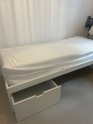 Estructura de cama com Somier 90 marca pikolin.