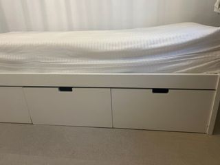 Estructura de cama com Somier 90 marca pikolin.