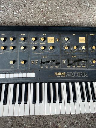 Yamaha CS-20M Sintetizador USA