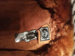 Cazadora con cuello de pelo