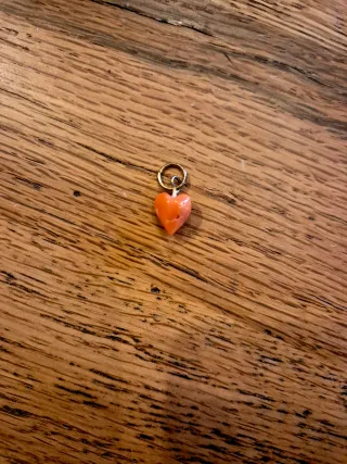 Ciondolo cuore corallo dorato