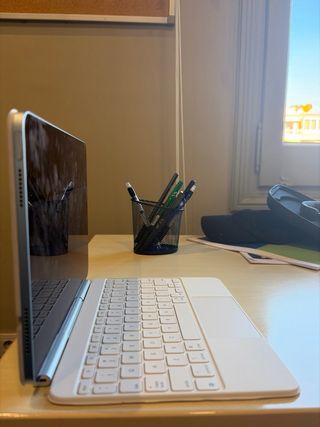 iPad Air 11” M3 (256GB) + Teclado Blanco