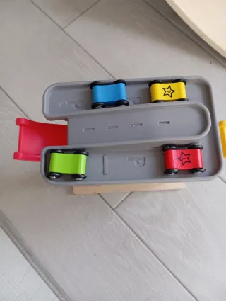 Parking de coches de juguete