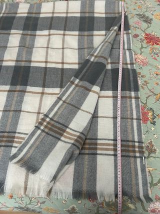 Bufanda a cuadros gris y blanco Stradivarius