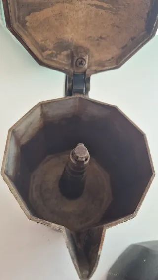 Cafetera italiana negra