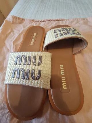 Sandali Miu Miu Beige e Marrone