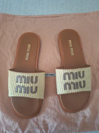 Sandali Miu Miu Beige e Marrone