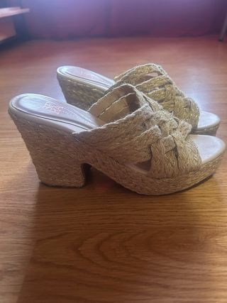 Sandalias cuña Sfera Talla 40 Beige/Oro