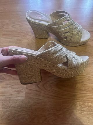 Sandalias cuña Sfera Talla 40 Beige/Oro
