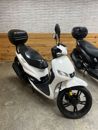 Peugeot Tweet 125 2019 en impecable estado!