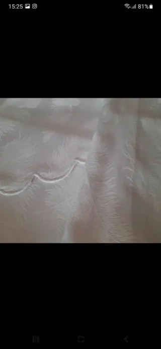 Copriletto singolo bianco con design elegante