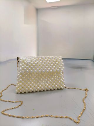 Clutch Pérolas Dourado e Branco