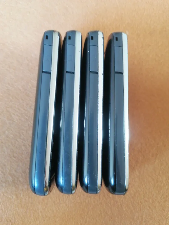 Lote 4 móviles antiguos Nokia plata