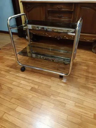 Carrito de Televisión cromado y cristal.