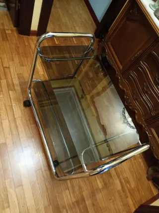 Carrito de Televisión cromado y cristal.