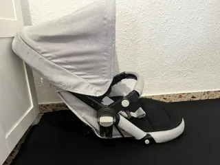 Carrito de bebé y silla de coche