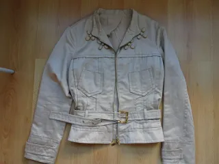 Chaqueta Beige con Flores Doradas