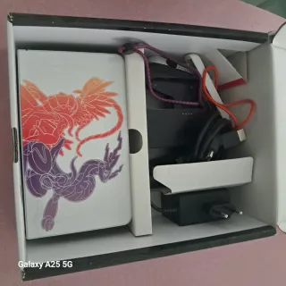 Nintendo Switch OLED Pokémon Scarlatto Violetto