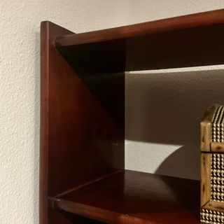 Mueble librería madera preciosa y de calidad.