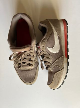 Deportivas Nike Talla 42 Marrones y Blancas