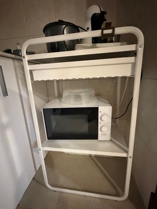 Estantería de cocina , entrada y salon .