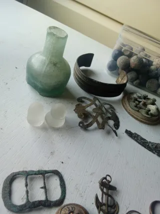 Raccolta di pezzi antichi per collezionisti