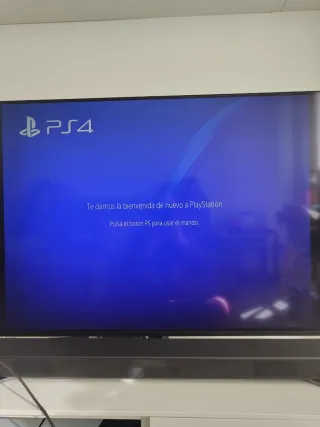 PS4 1TB + 2 Juegos + Mando Negro