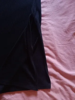 Falda midi canalé negra