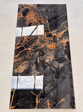 Porcelánico Negro y Dorado 60 x 120 cm