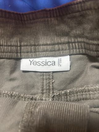 Falda de pana marrón