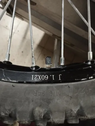 Rueda Moto Michelin Tracker 90/90-21