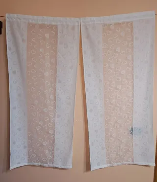 Tende bianche con cuori