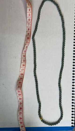 Pulsera de cuentas verde grisáceo