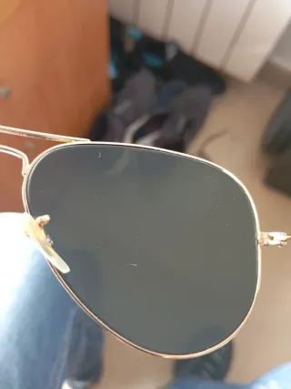 Gafas de sol Ray-Ban doradas y verdes