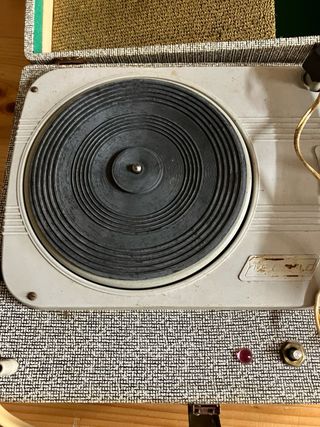 Giradischi vintage per pezzi o riparazione