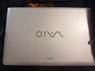Sony Vaio 15.5" Serie VPCEB - Bianco opaco + Borsa