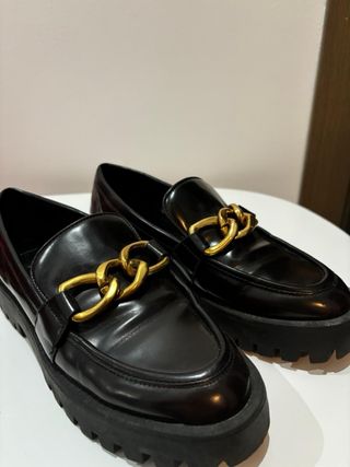 Mocasines Mango berenjena brillante talla 37