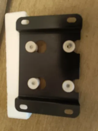 Soporte Negro de pared para TV