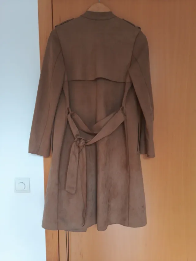 Abrigo trench H&M Camel Talla 32/4 antelina.