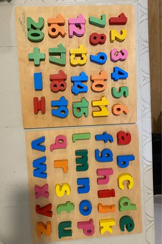Puzzles de madera: números y letras