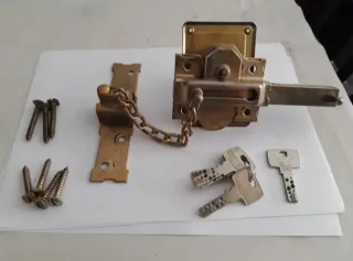Cerrojo de seguridad con cadena y llaves
