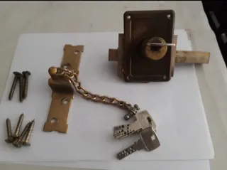 Cerrojo de seguridad con cadena y llaves