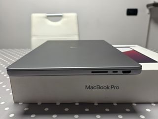 MacBook Pro 14 Come Nuovo, Pochi Cicli