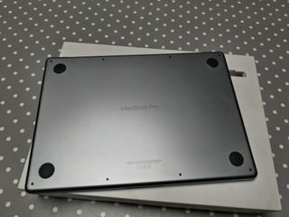 MacBook Pro 14 Come Nuovo, Pochi Cicli